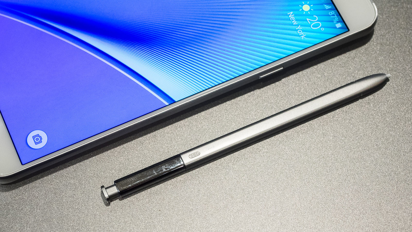 Пользуйтесь правильно стилусом Galaxy Note 5, иначе смартфон превратится в «бездыханное» устройство