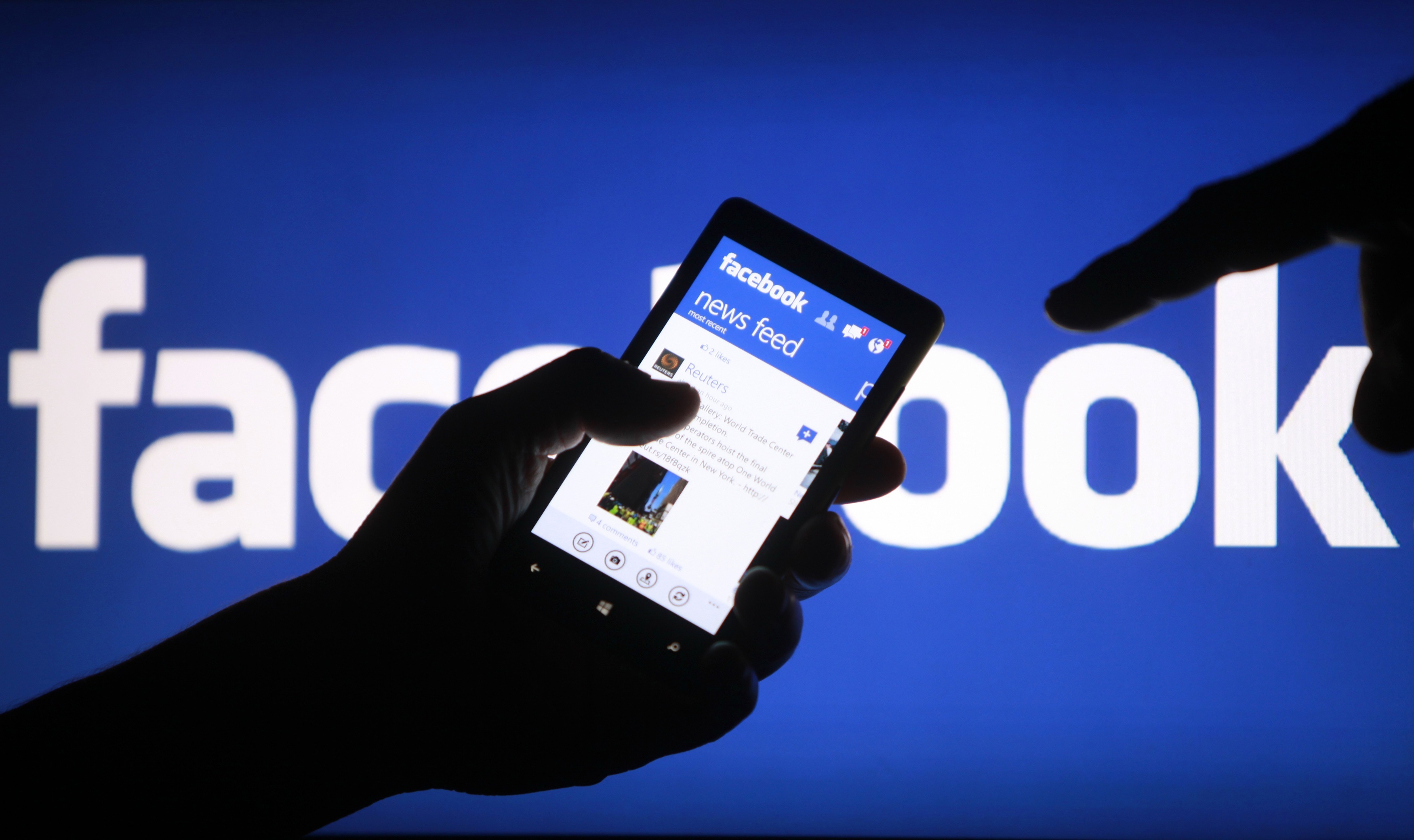 Представители Facebook напрочь отказались переносить личные данные об отечественных пользователях на сервера в России