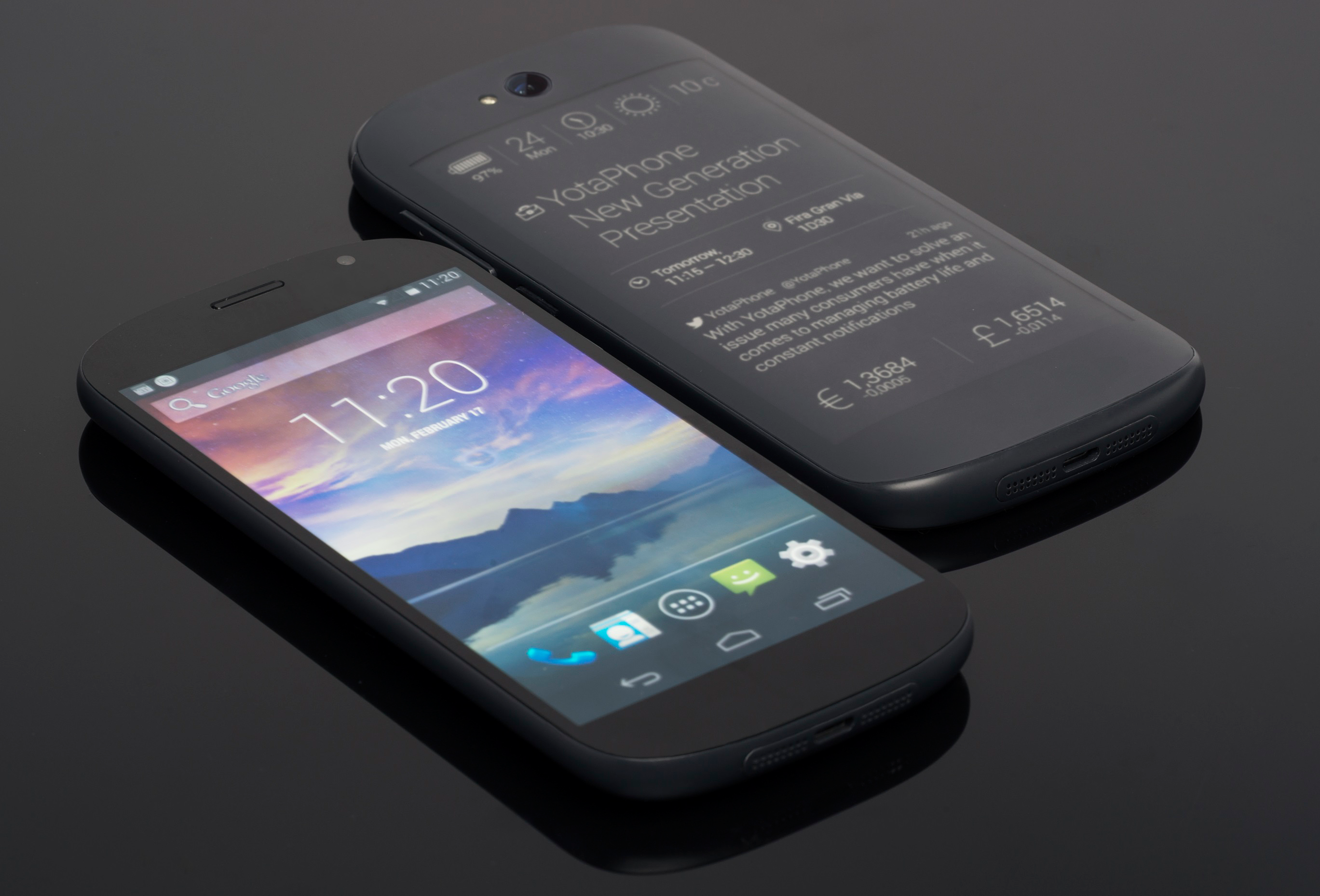 Цена на YotaPhone 2 снизилась