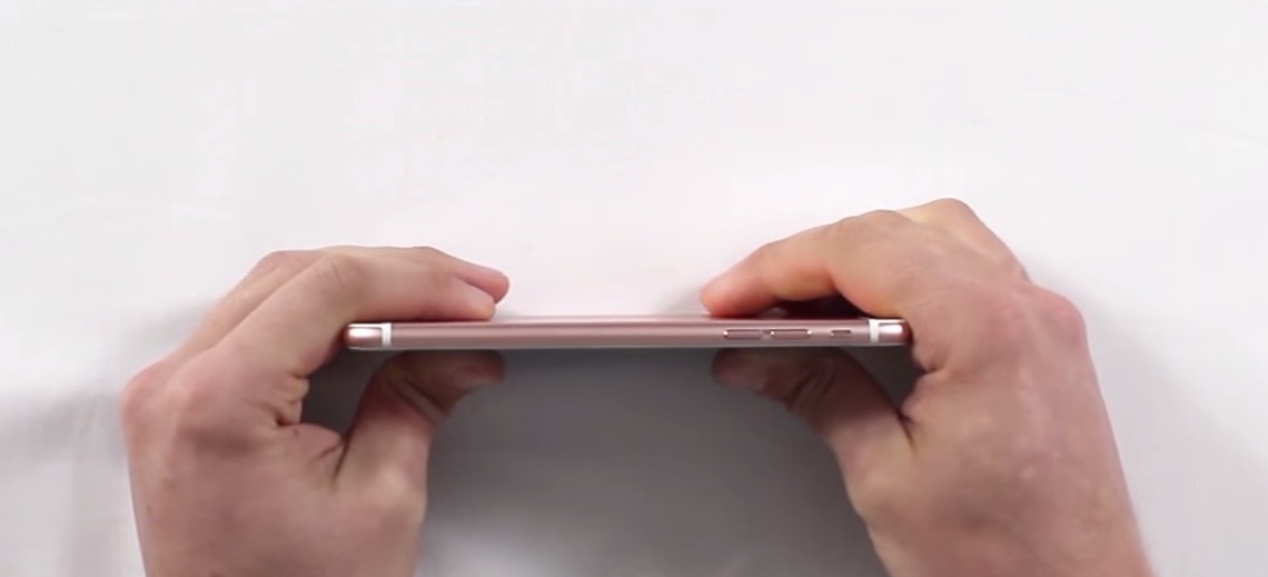 Корпус iPhone 6s Plus практически невозможно согнуть
