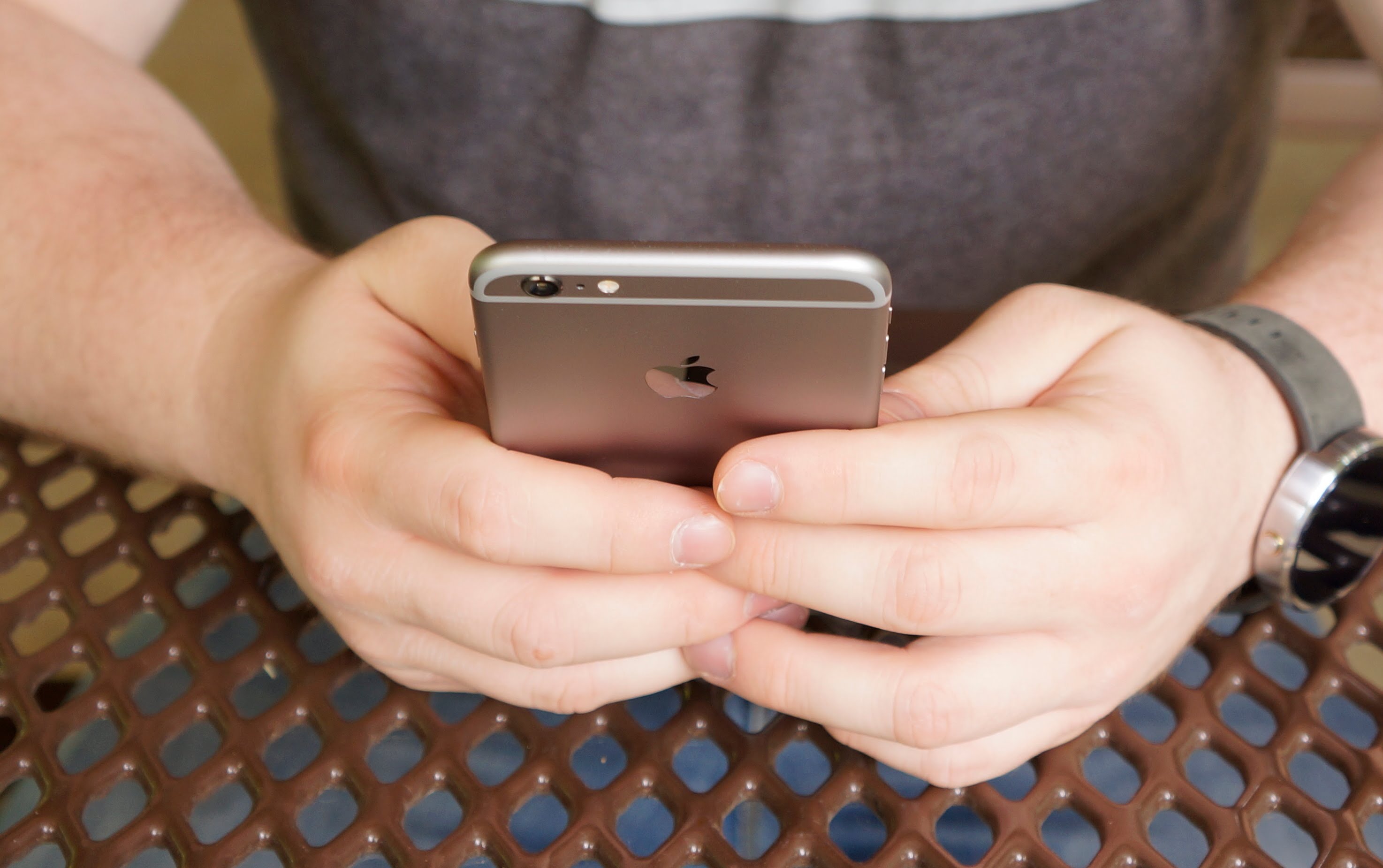 Когда отечественные пользователи увидят новые модели iPhone 6