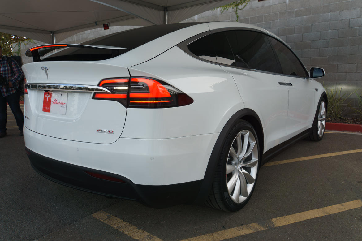 tesla-model-x-4-of-17