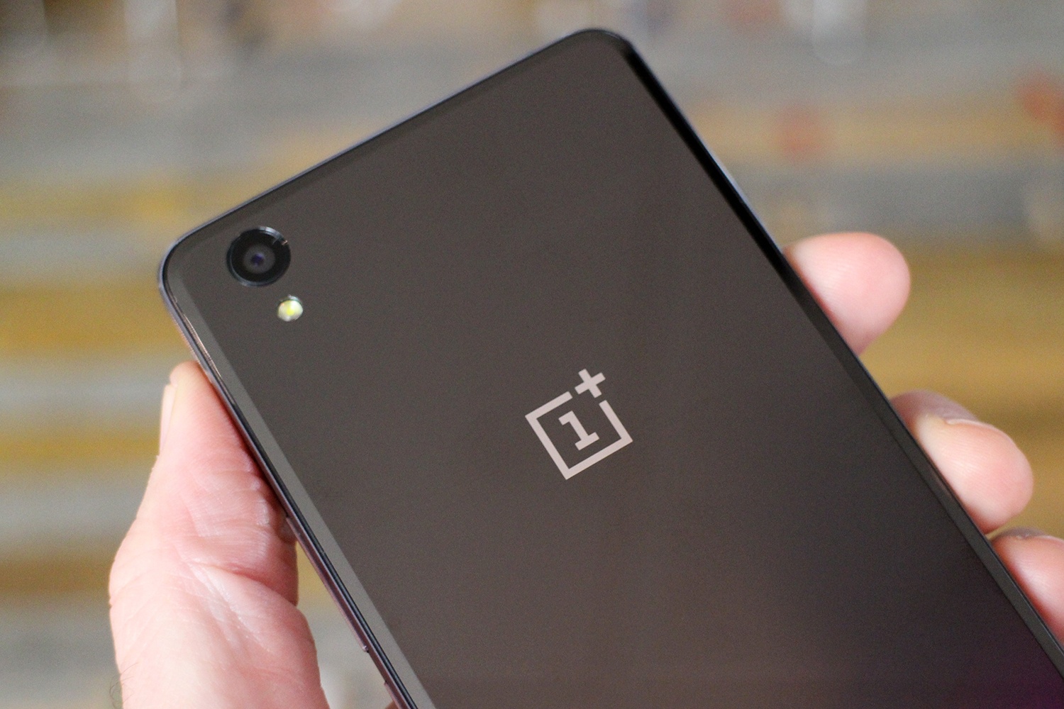 Смартфон OnePlus X – керамический корпус, передовые характеристики и разумный ценник