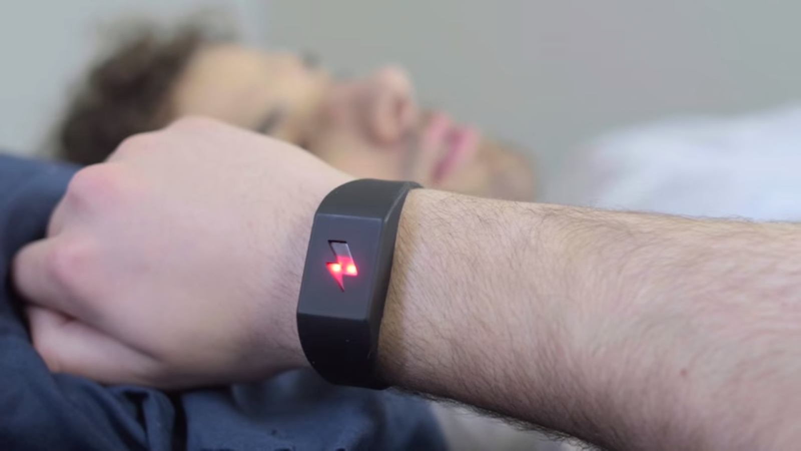 Shock Clock – браслет будильник, который разбудит любого