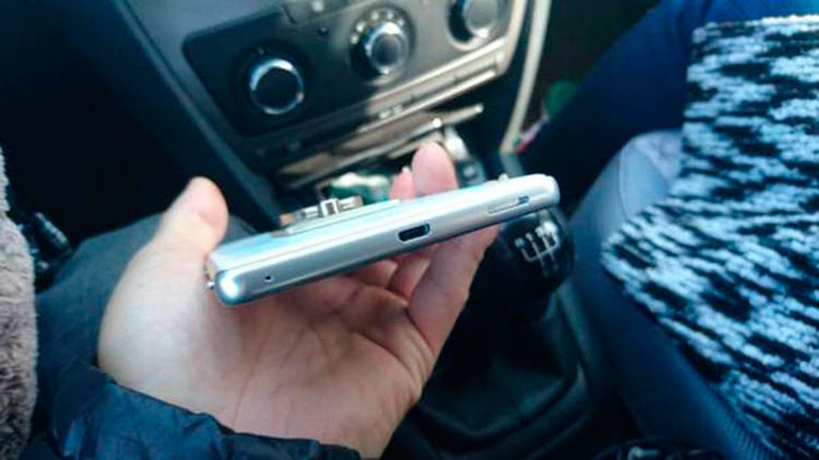 Sony-Xperia-C6_2