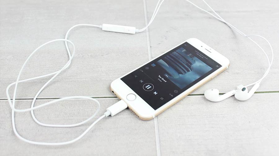 iphone-7-lightning-earpods