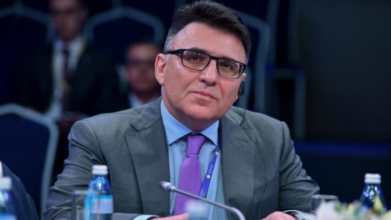 Александр Жаров