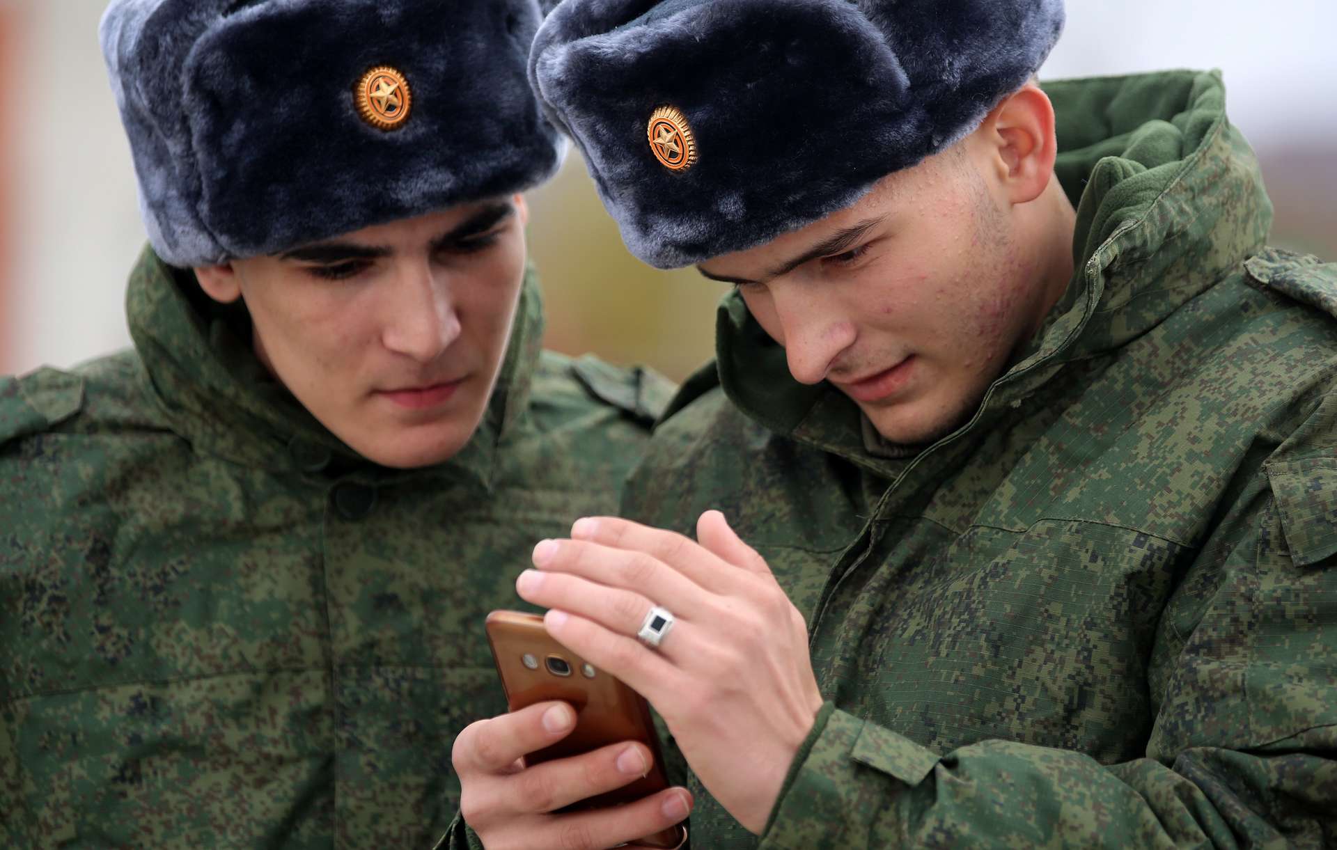 Для военных будет создан отдельный сотовый оператор