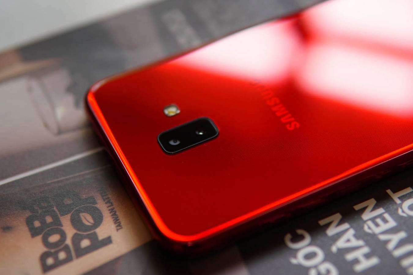 Samsung готовит недорогие долгоиграющие смартфоны