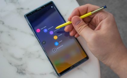 Появились живые снимки фронтальной панели Samsung Galaxy Note10