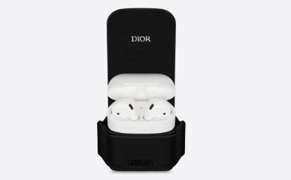 Для настоящих ценителей: Dior выпустил чехол для AirPods