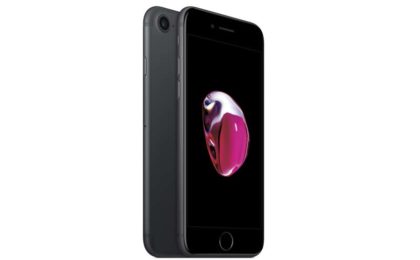 iPhone 7 подешевел в России на 50%
