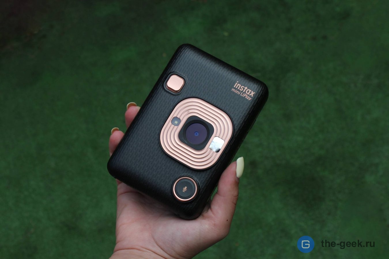 Обзор Instax Mini LiPlay: фотокарточки со звуком