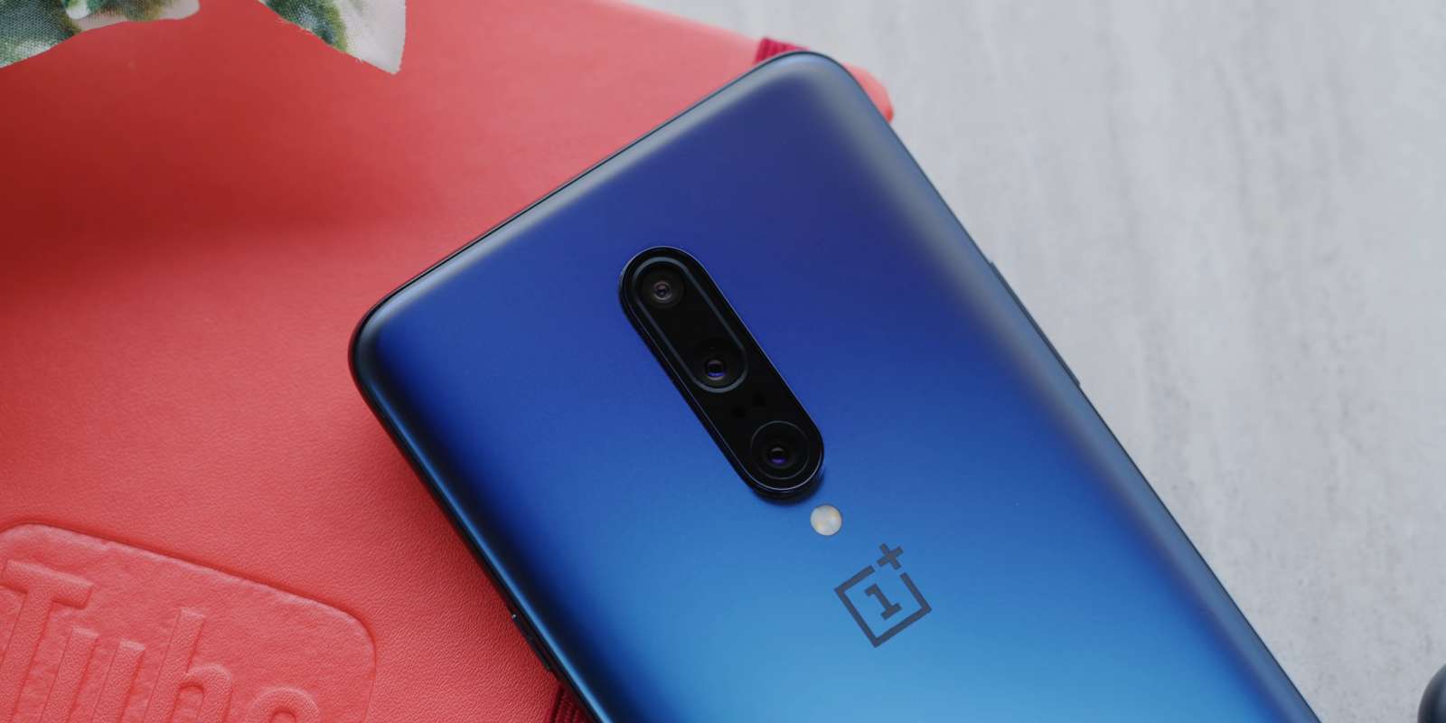 Появились новые фотографии OnePlus 7T Pro