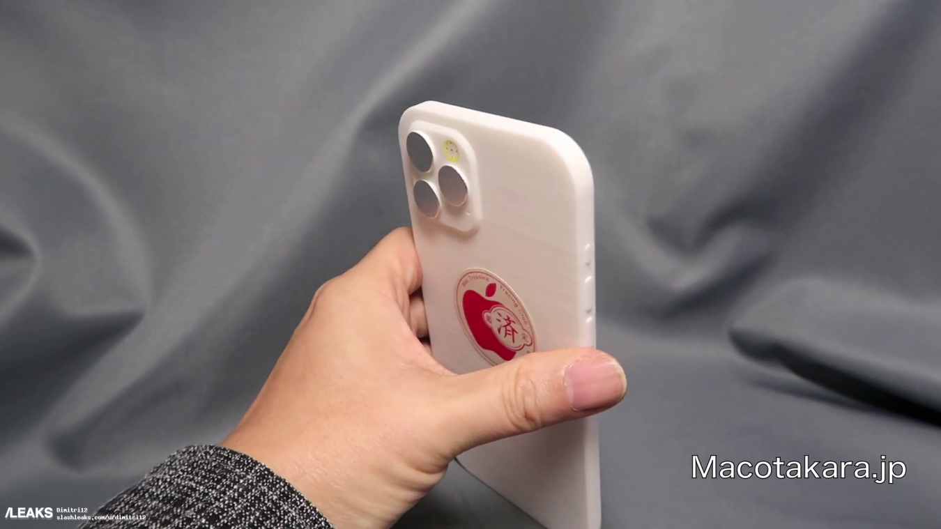 Alleged Iphone 12 Max Mockup Hand Son Video 597