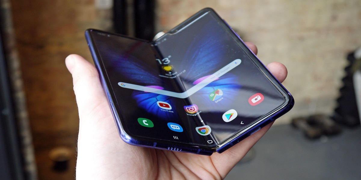 Появились изображения складного смартфона Xiaomi