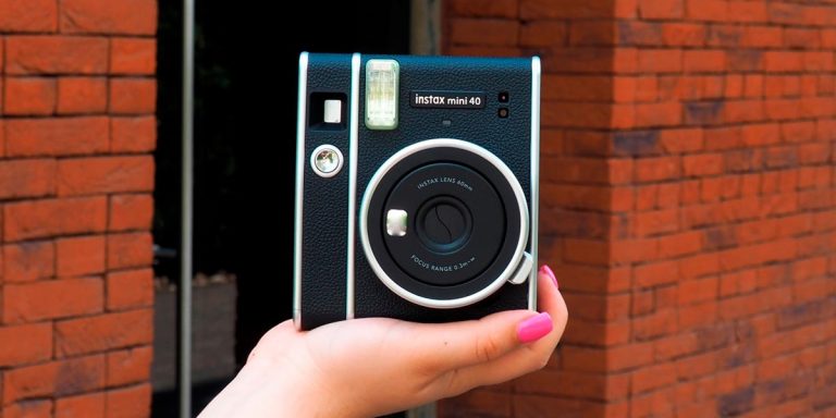 Обзор Instax Mini 40: базовая камера в ретро-версии