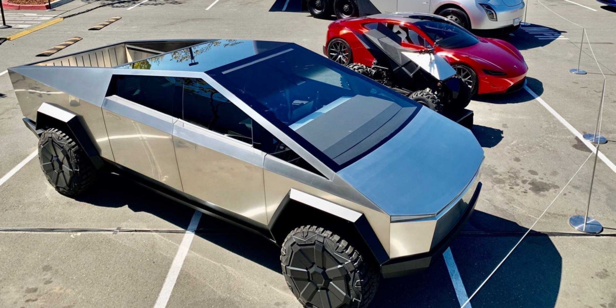 Tesla только сейчас определилась с дизайном Cybertruck