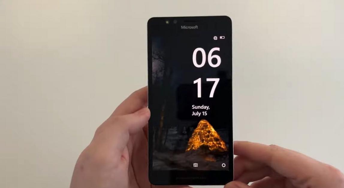 Показана отменённая Andromeda OS для складных смартфонов Microsoft