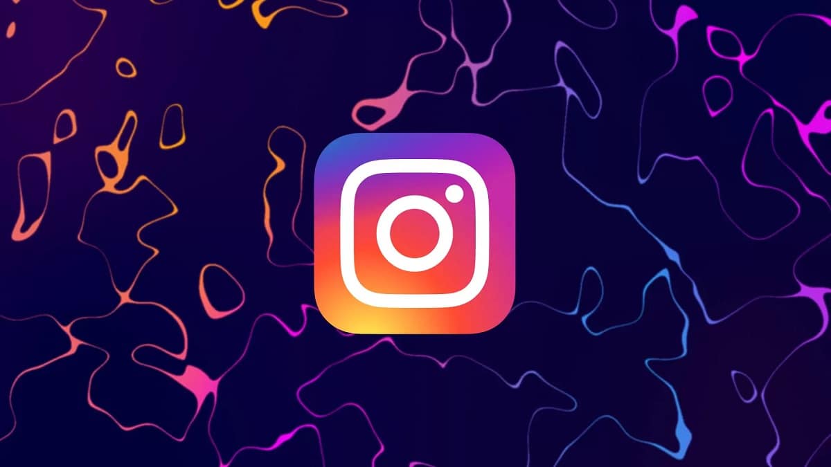 Роскомнадзор заблокирует Instagram 14 марта