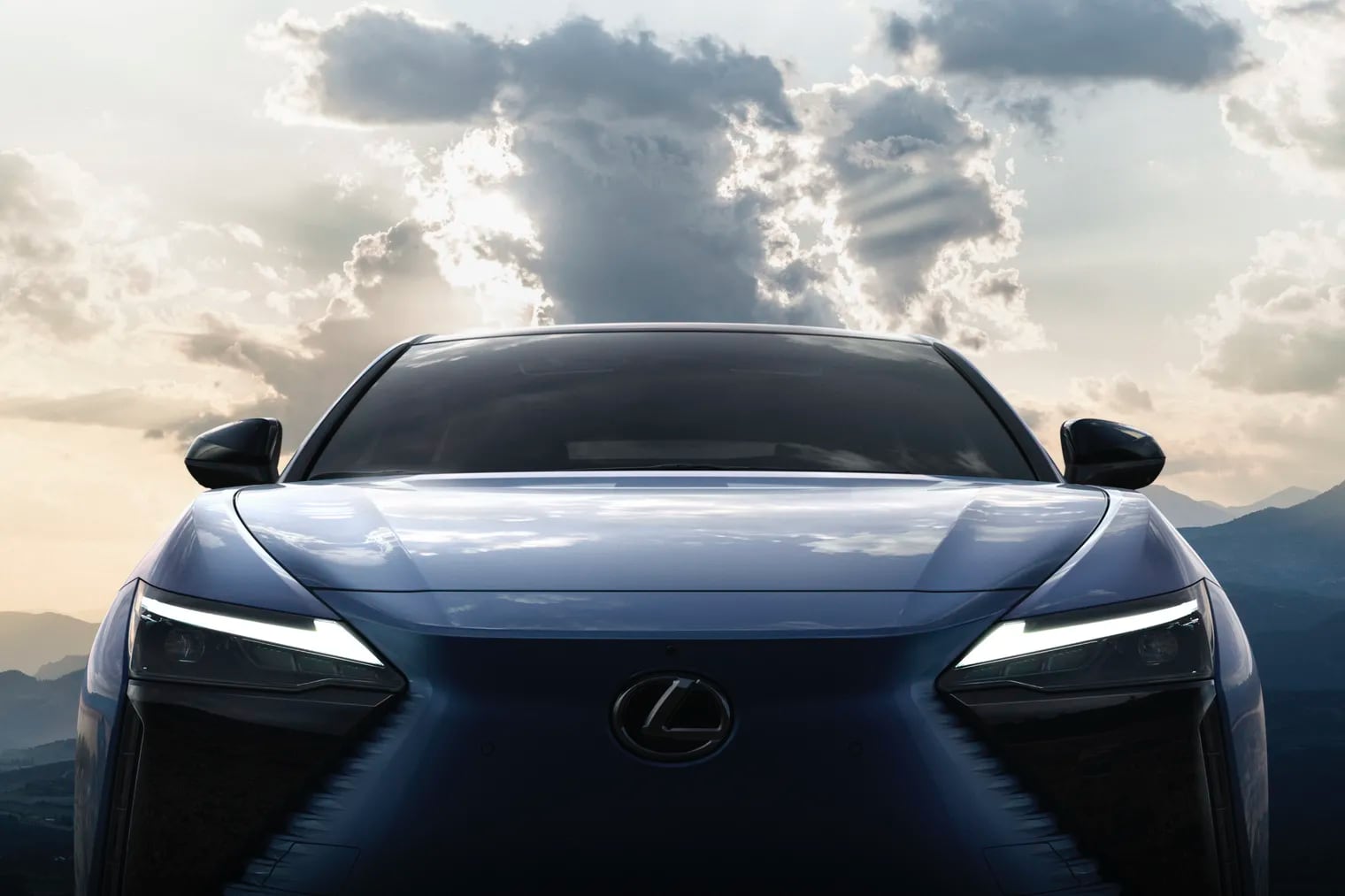 Первый электромобиль Lexus получит штурвал вместо руля