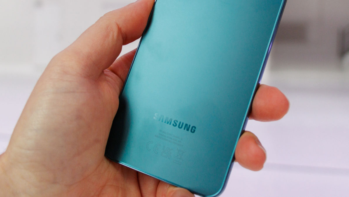 Samsung Galaxy S23 показали на фото