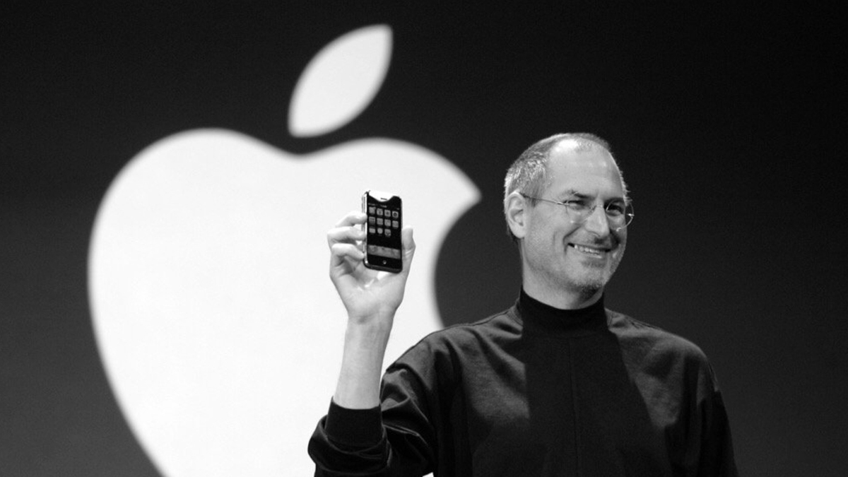 Сегодня iPhone исполнилось 16 лет
