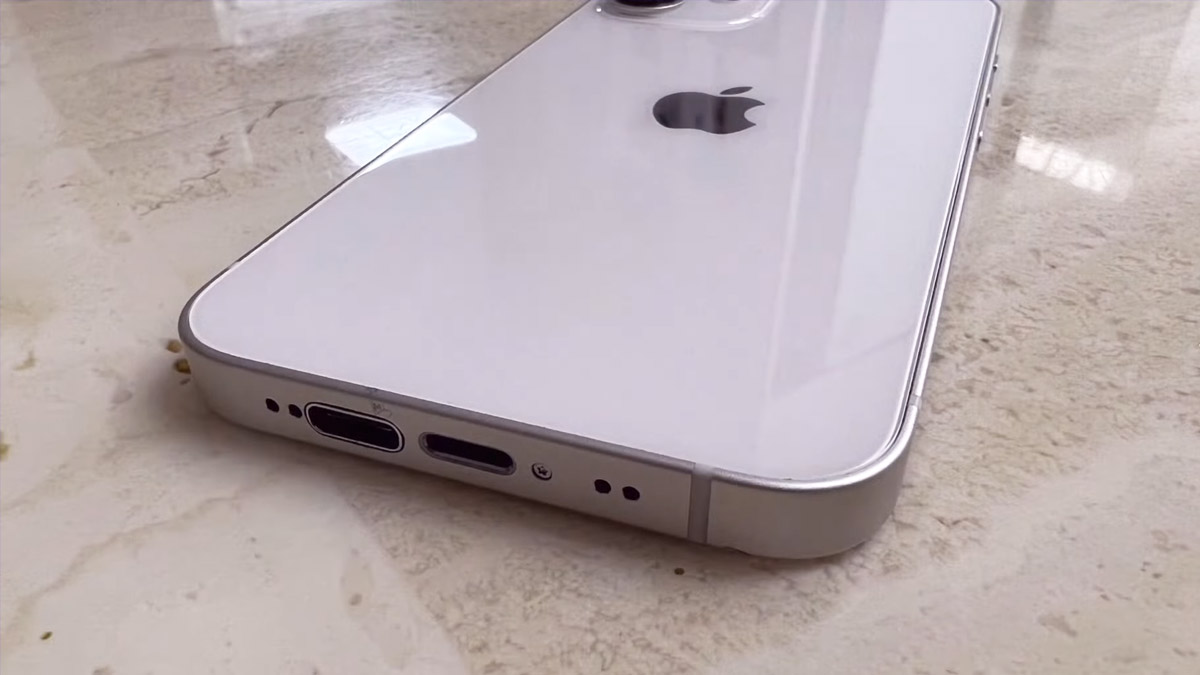 Инженер установил в iPhone порт USB-C и сохранил Lightning