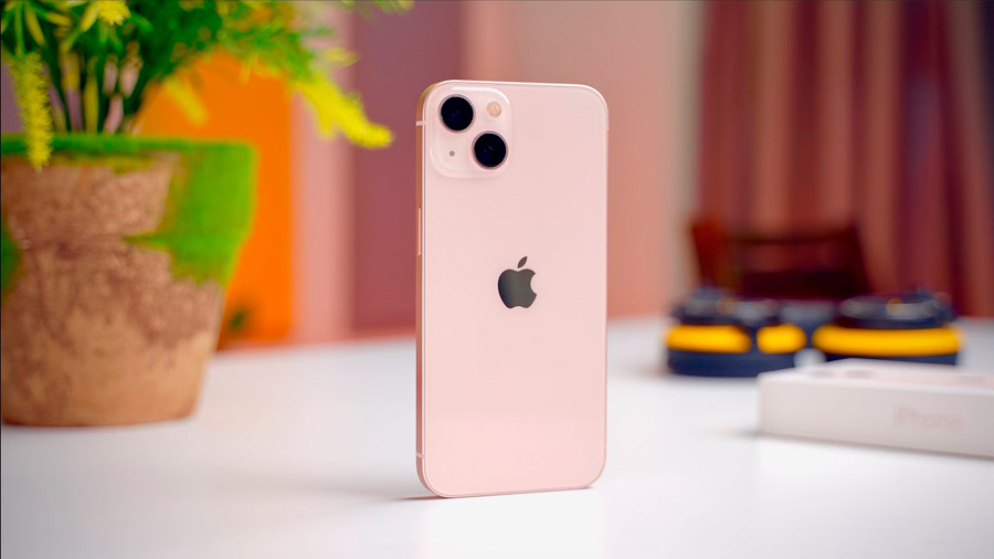 Что подарить на 8 марта? iPhone