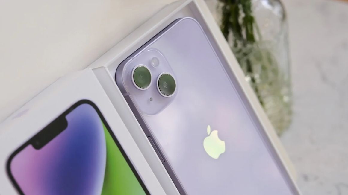 iPhone 14 Plus рекордно подешевел в России