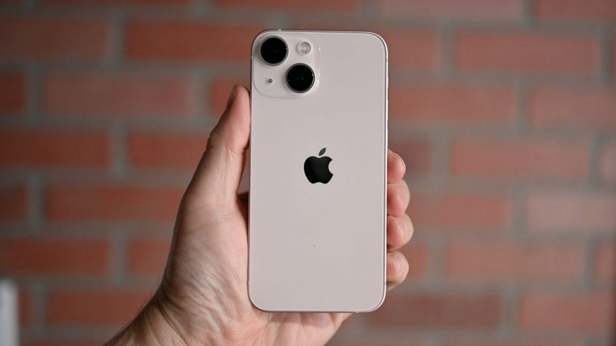 ФСБ раскрыла операцию спецслужб США по взлому тысячи iPhone