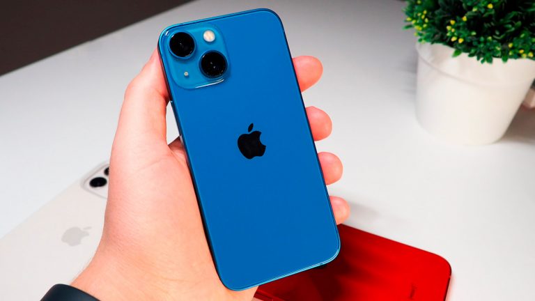 iphone 13 mini в синем цвете