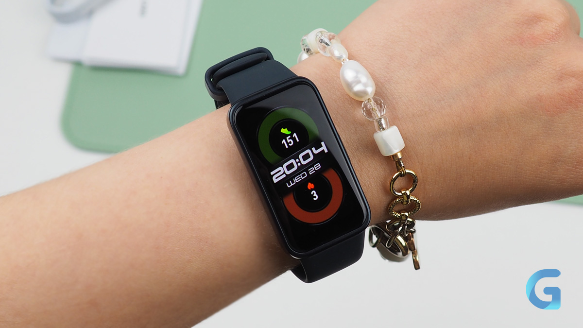 Обзор Huawei Band 8