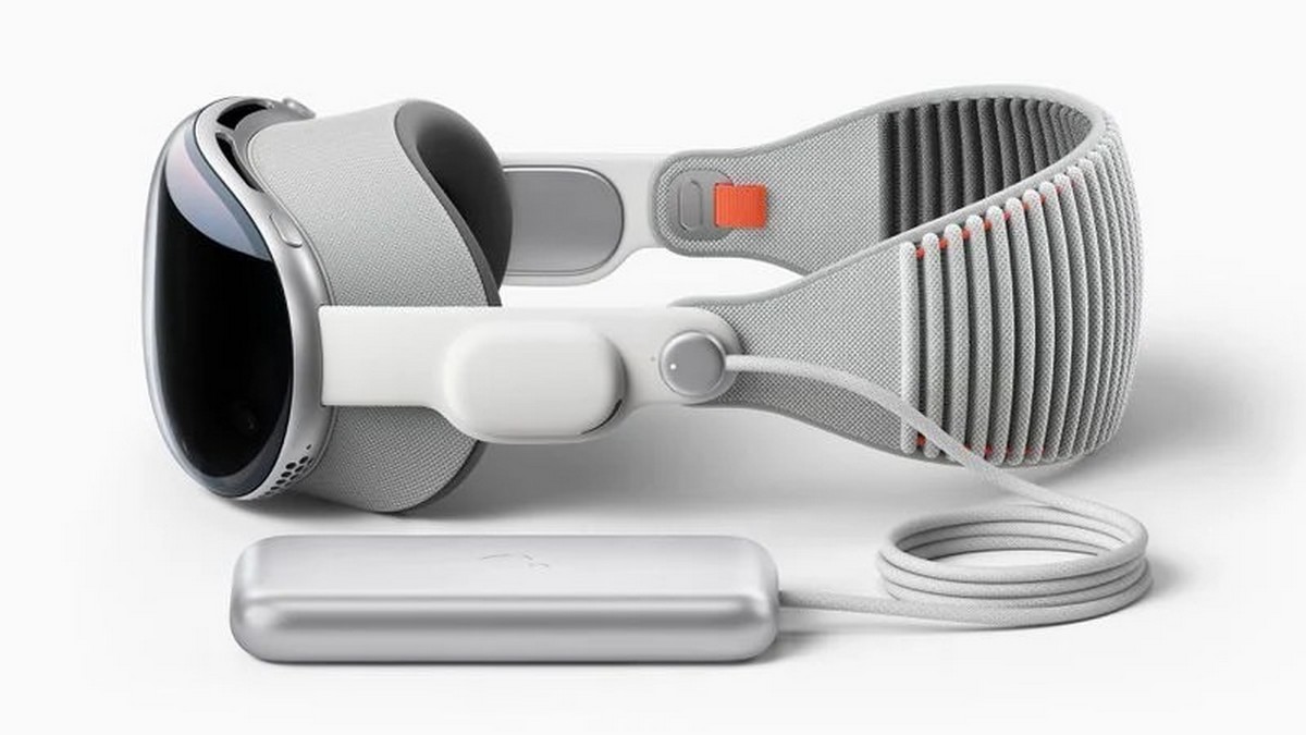 Apple планирует ограниченную продажу шлема Vision Pro по предварительной записи