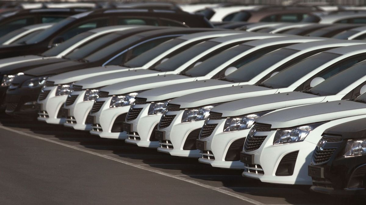 Автомобили в России могут подорожать до 10% уже этим летом
