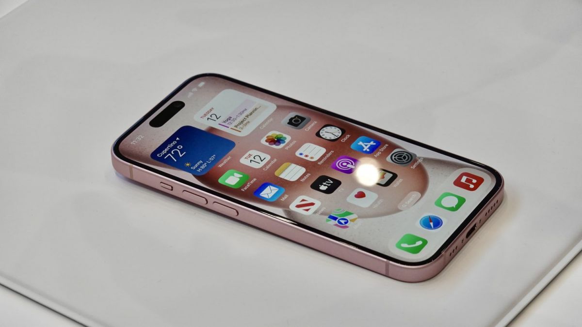 Владельцы iPhone 15 столкнулись с дефектными динамиками смартфона