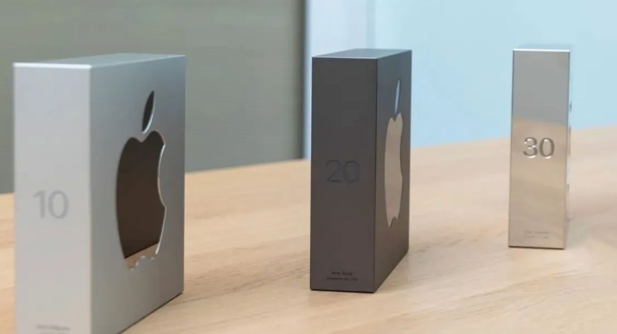 Первый iPhone в коробке FedEx и редкая награда Apple выставлены на аукцион