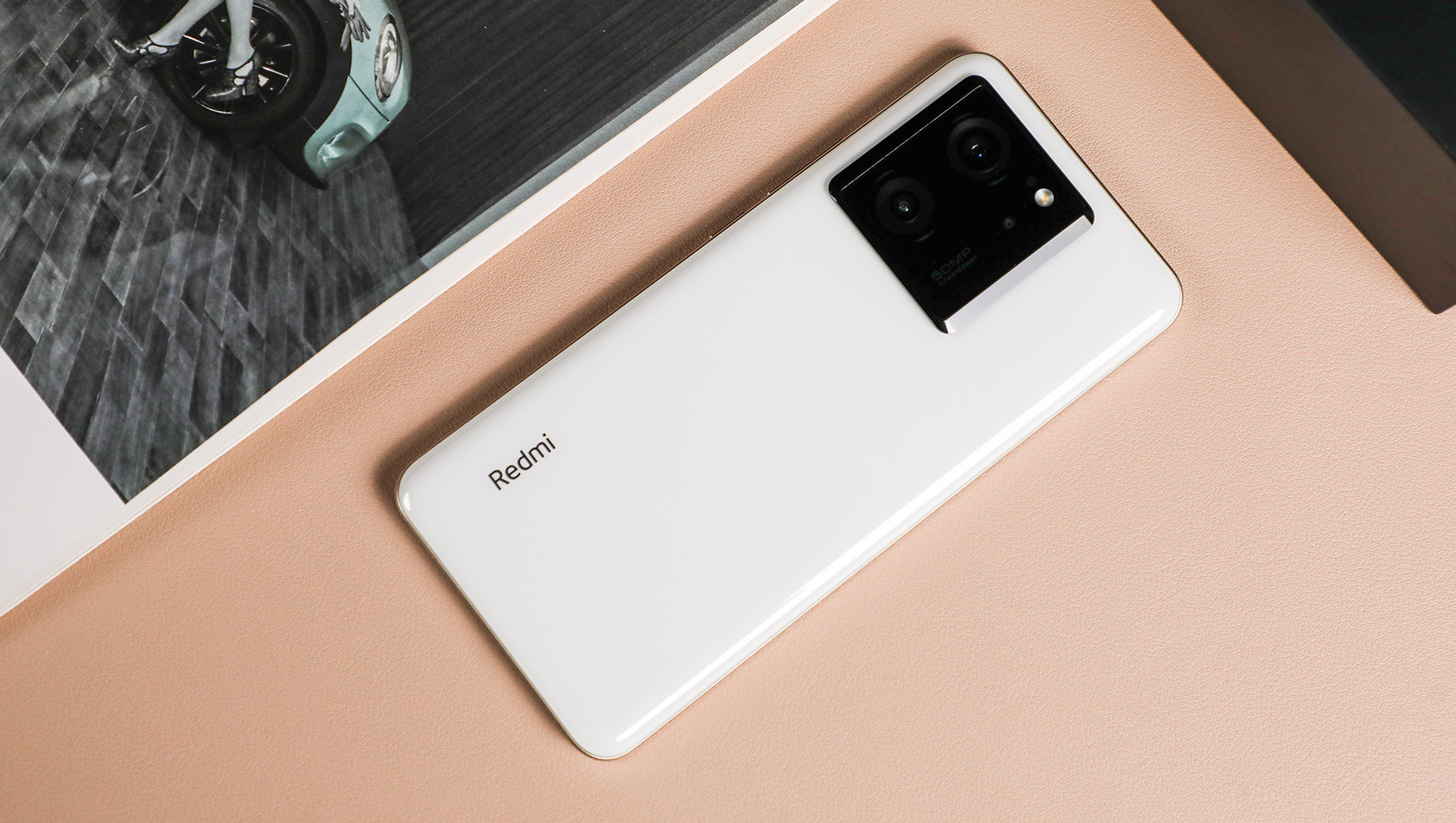 Появились изображения Redmi K70 и K70 Pro