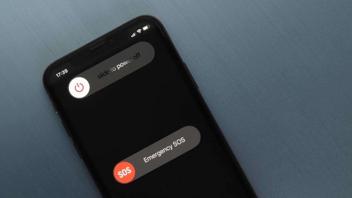 С владельцев iPhone стали списывать деньги за перезагрузку смартфона