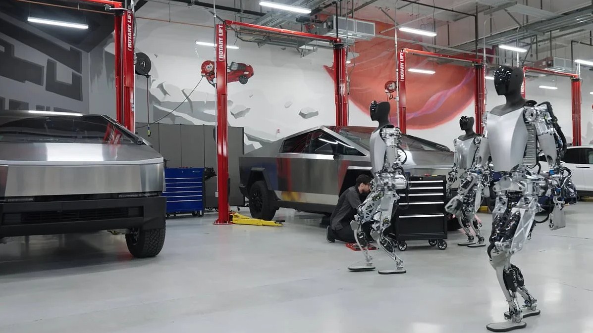 Робот Tesla напал на инженера завода в Техасе, оставив кровавый след на стене цеха