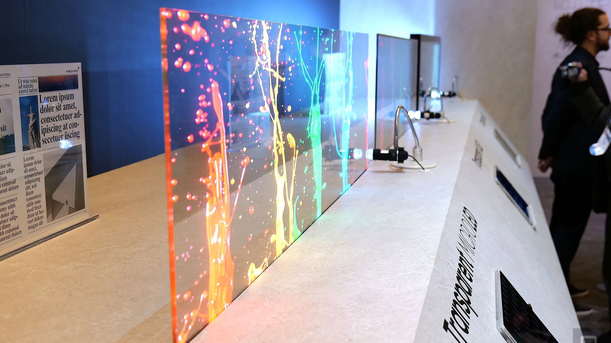 Samsung представила первый в мире прозрачный microLED-дисплей 