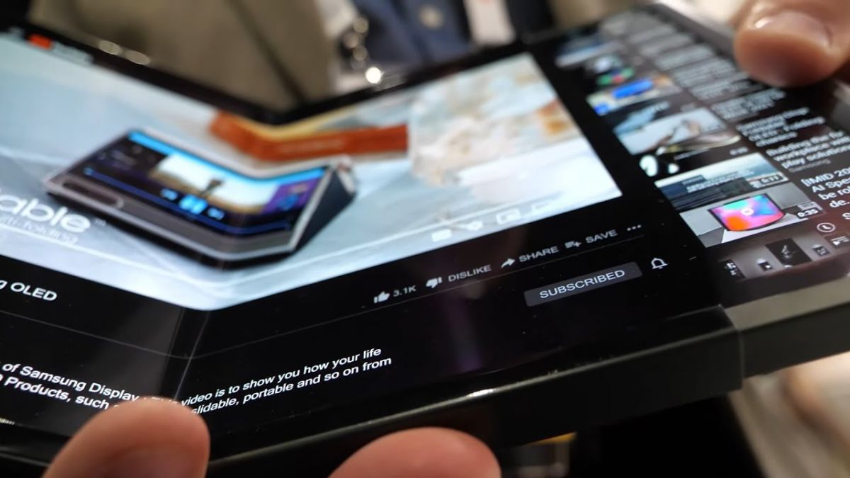 Samsung запатентовала квадратный смартфон с выдвижным дисплеем