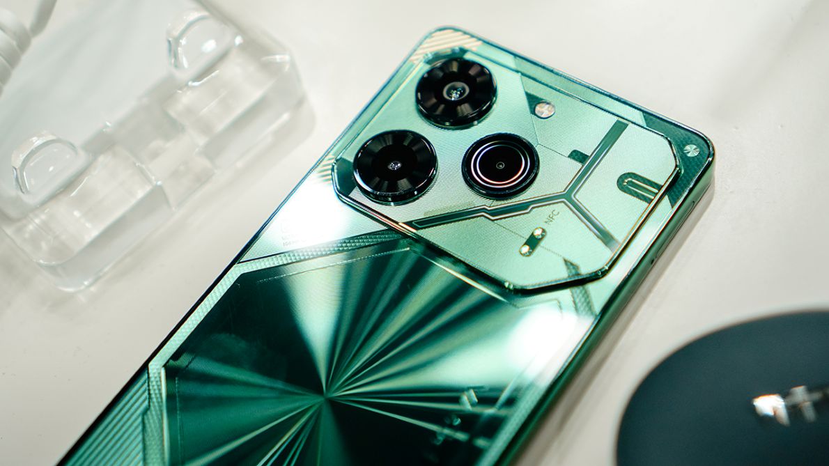 TECNO Pova 6 Pro 5G с «глифами» и аккумулятором на 6000 мАч появился в России