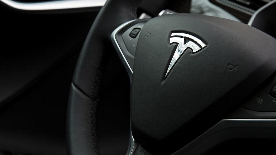 Tesla переложила вину на сотрудника Apple в деле о смертельном ДТП с автопилотом