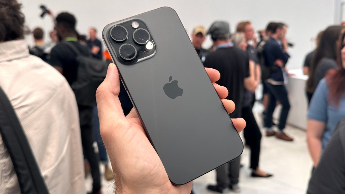 Авито: iPhone в России подешевели на 7%