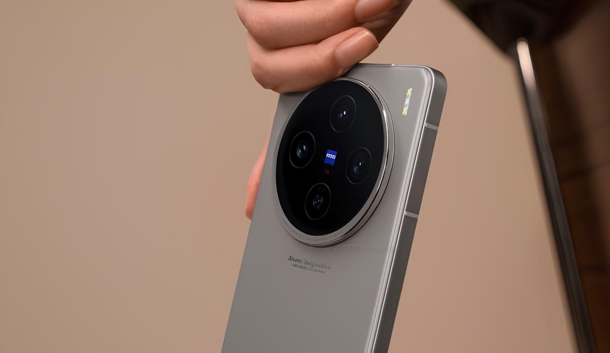Флагман vivo X100s получит дизайн в стиле iPhone 15 Pro: опубликованы живые фото