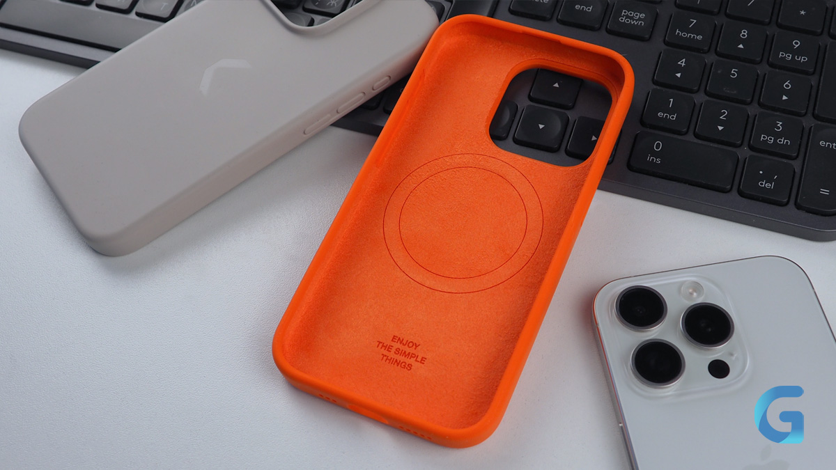 чехол COMMO на iPhone