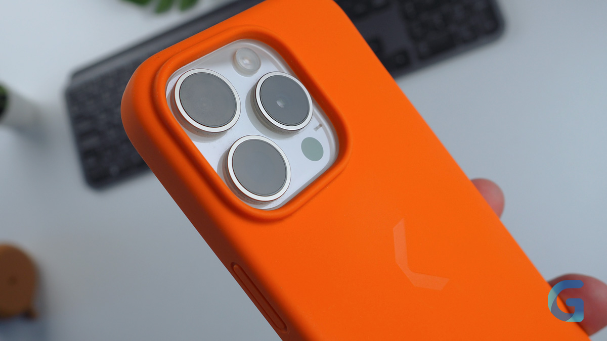 чехол COMMO на iPhone