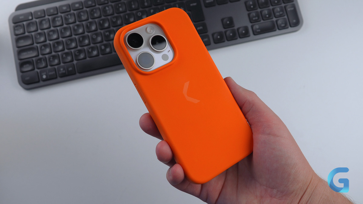 чехол COMMO на iPhone