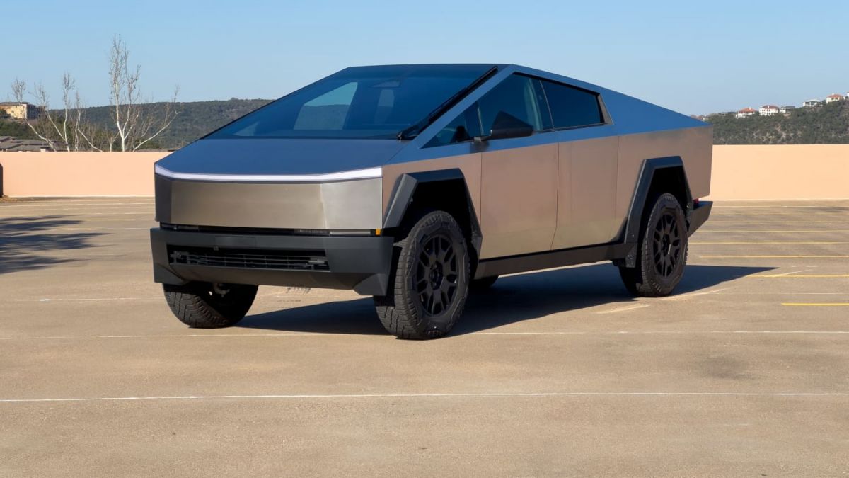Tesla отзывает более 21 000 Cybertruck из-за новых проблем с дворниками и багажником
